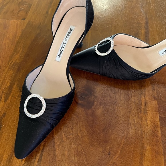 Manolo Blahnik 🖤💖 kitten satin buckle pumps, size: 6 - Picture 7 of 13